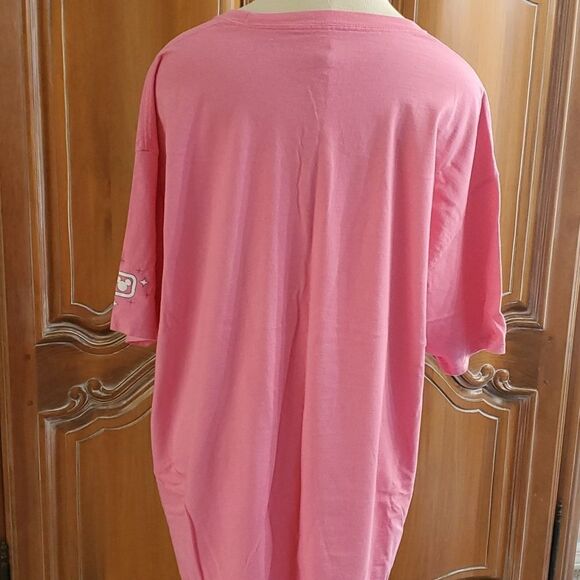 DISNEY PARKS 2XL pink Women's tee. 2018 Goos used condition. - Picture 5 of 6